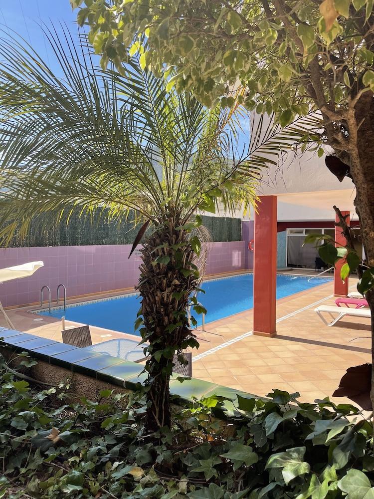 Aparthotel Residencial Vidalbir L'Alfas del Pi Bagian luar foto